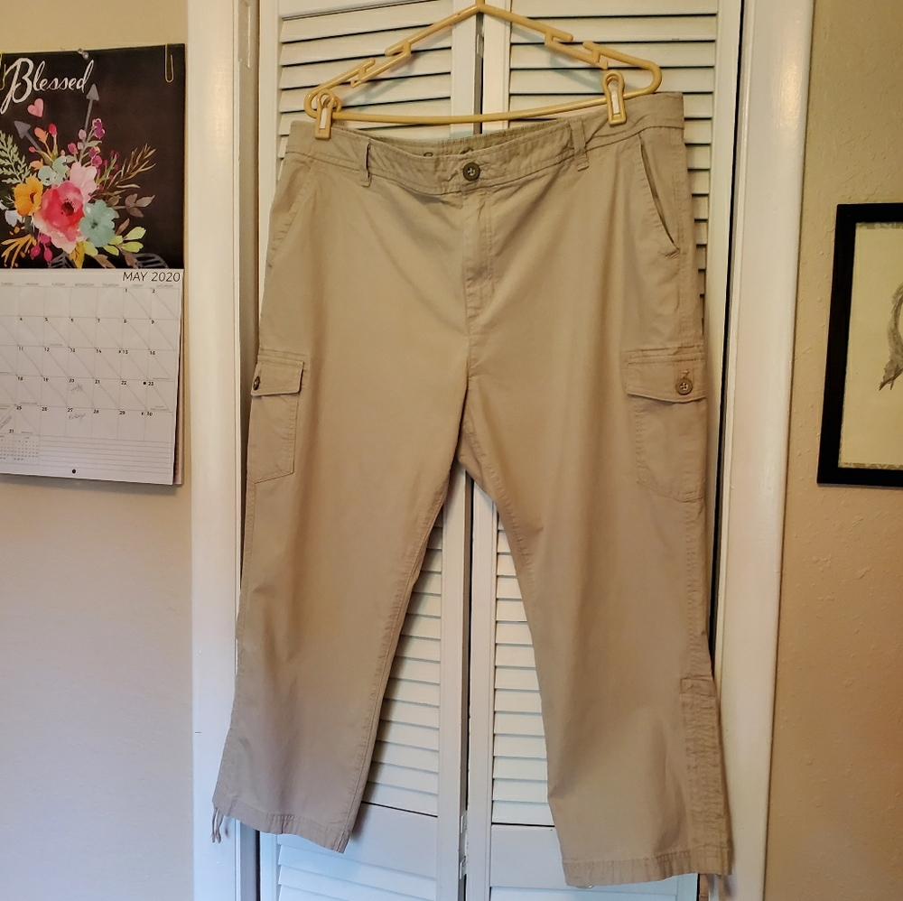 Eddie Bauer Khaki Cargo Capris